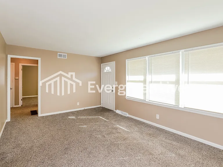 10616 E 14th St S — Photo 5