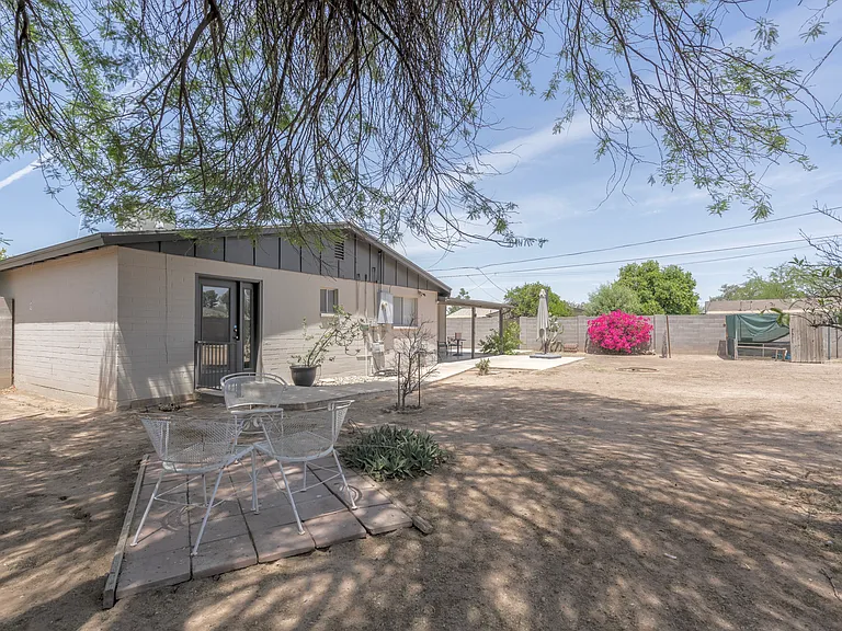 1609 S Parkside Dr — Photo 19
