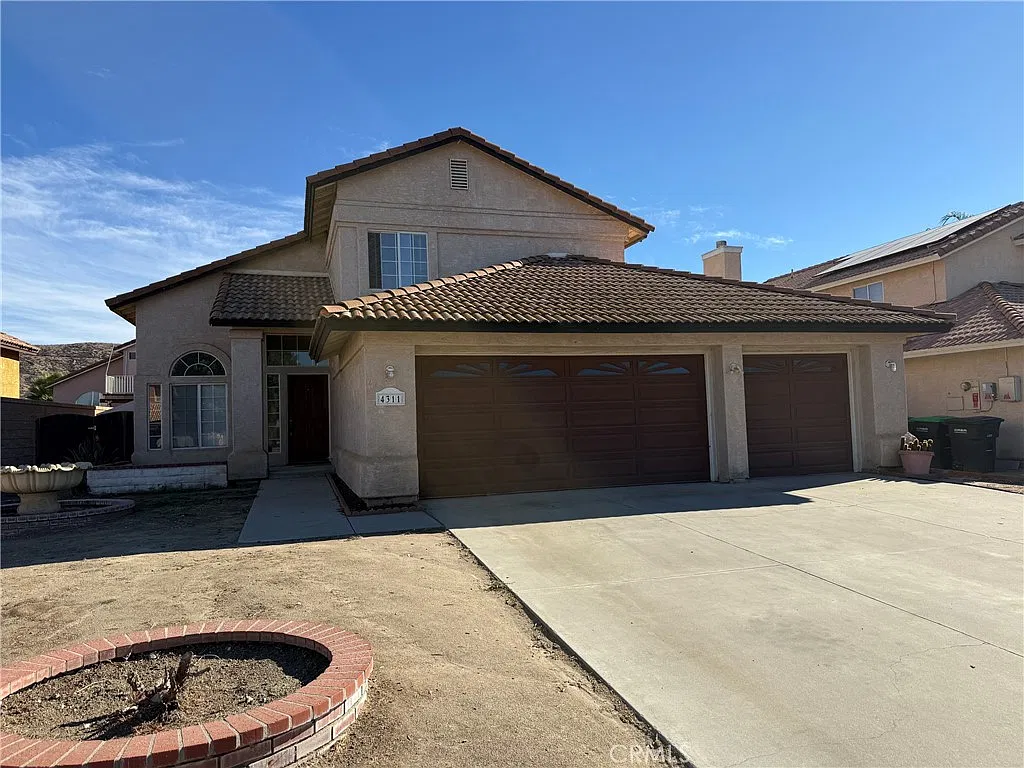 4 bed, 1775 sqft, $2,850 — Photo 2