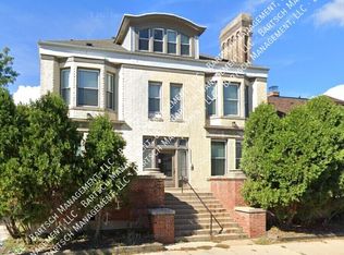 1033 N 35th St UNIT 5, Milwaukee, WI 53208
