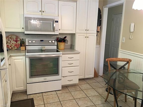 4th image of 6557 Lloyd Dr