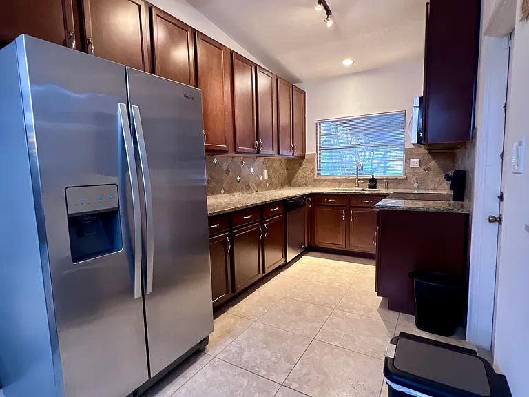 610 Ventura Ave — Photo 5
