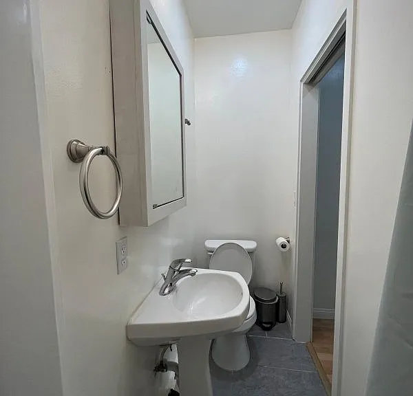 2645 Chadwell Ave #STUDIO — Photo 4