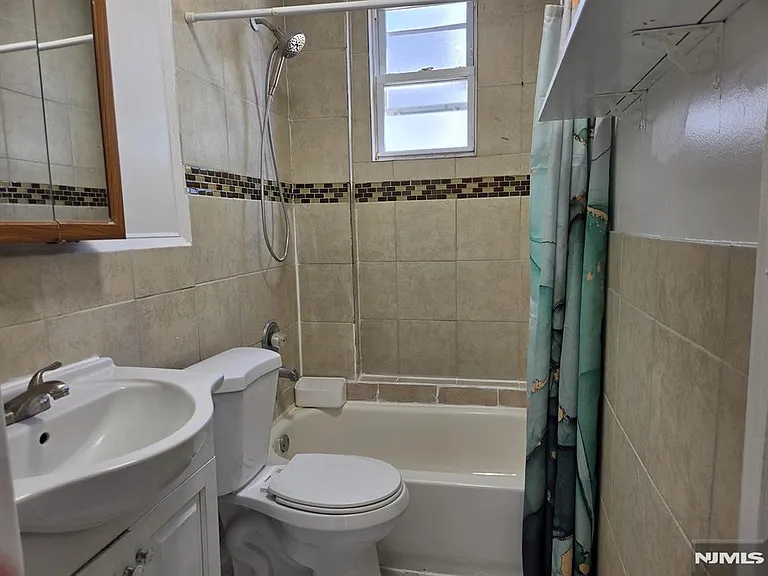 23 Ridgefield Ave #1 — Photo 6