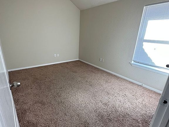 5th image of 11908-11910 Rhulen Ct