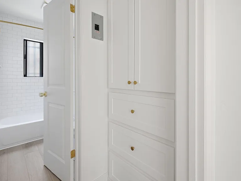 717 E Medio St — Photo 9
