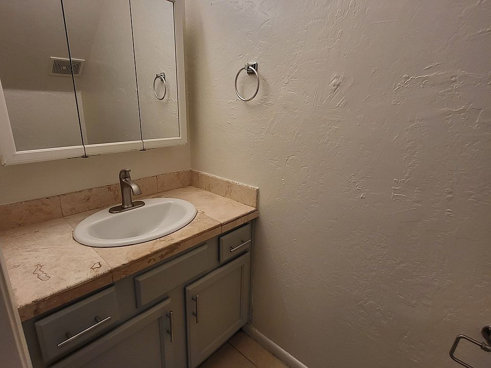 1st image of 3120 E Paradise Ln Unit 1