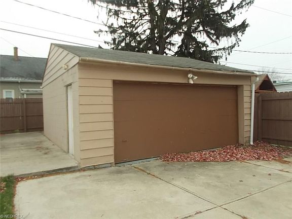 3rd image of 7009 Orchard Grove Ave