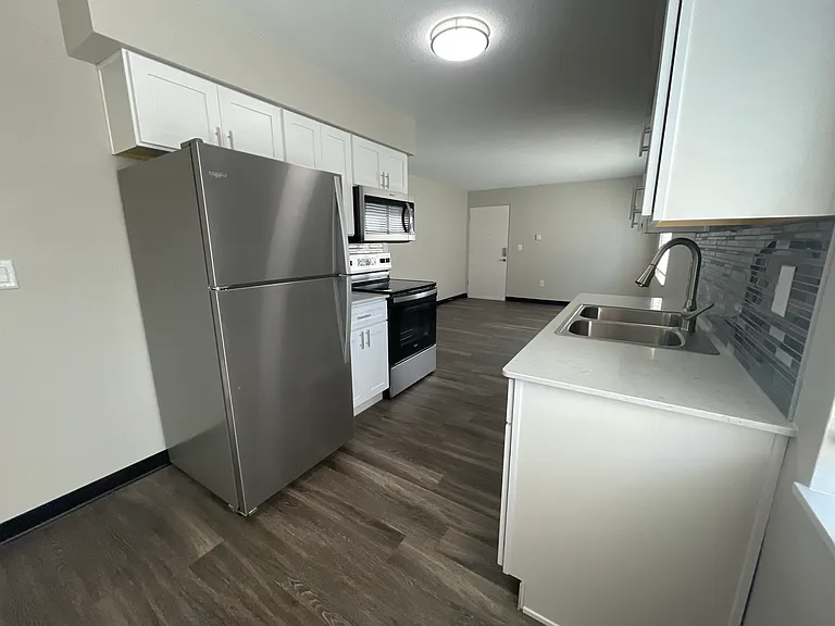 6110 Monroe St #9 — Photo 4