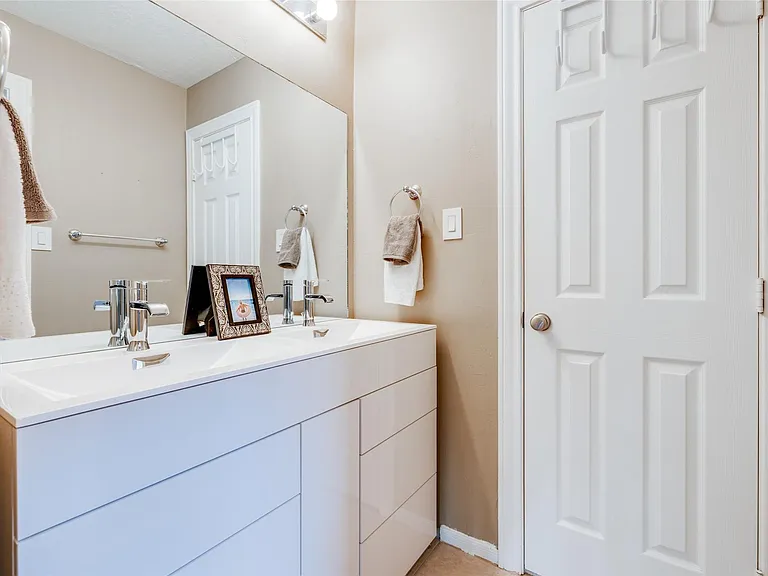 5534 Honor Dr — Photo 33