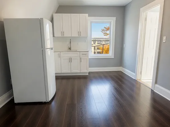 140 S 10th St #3, Newark, NJ 07107