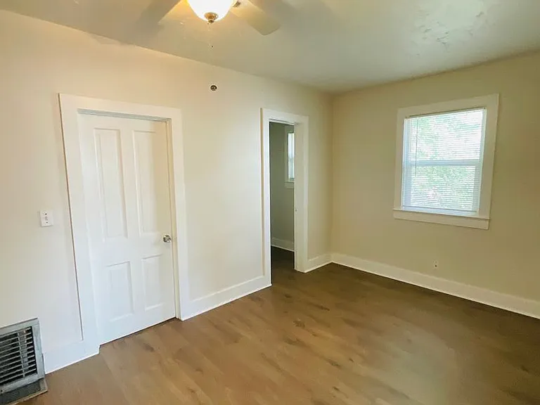 722 W Cucharras St — Photo 6