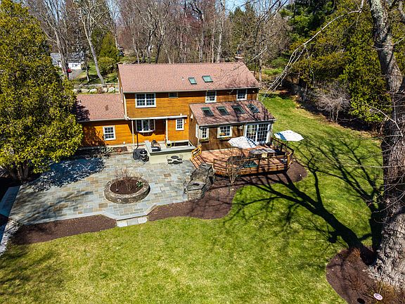 4th image of 87 Cedar Lane