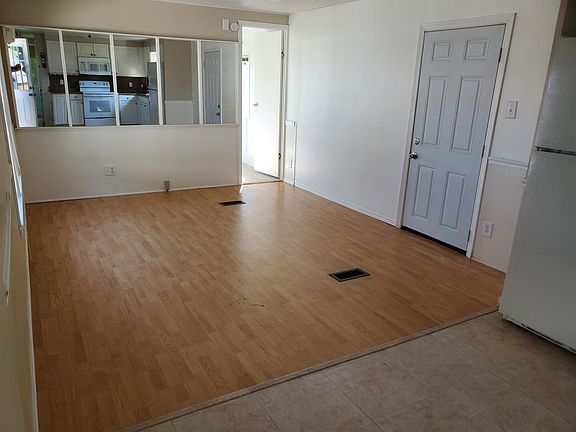 4th image of 3530 S Pine Ave #18