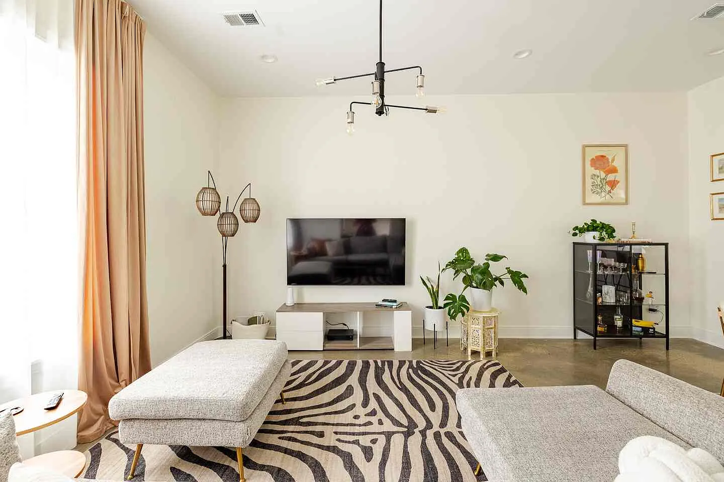 3 bed, 2.5 bath, 1571 sqft, $2,450 — Photo 1