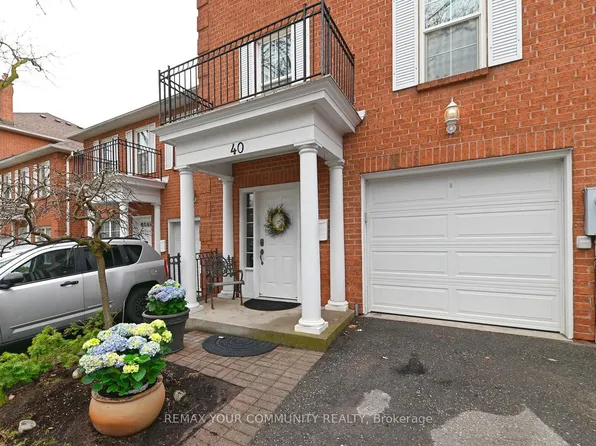 40 Stornwood Ct NE #40, Brampton, ON L6W 4H5