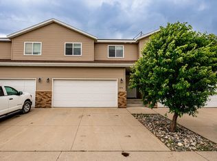 4276 Estate Dr S, Fargo, ND 58104