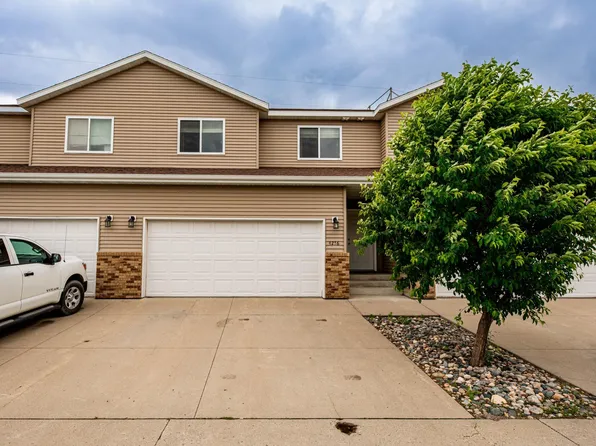 4276 Estate Dr S, Fargo, ND 58104
