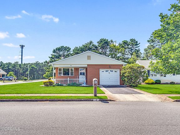 5th image of 1 Selkirk Avenue