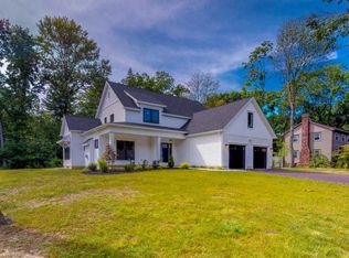 122 Richmond Hill Dr, Queensbury, NY 12804