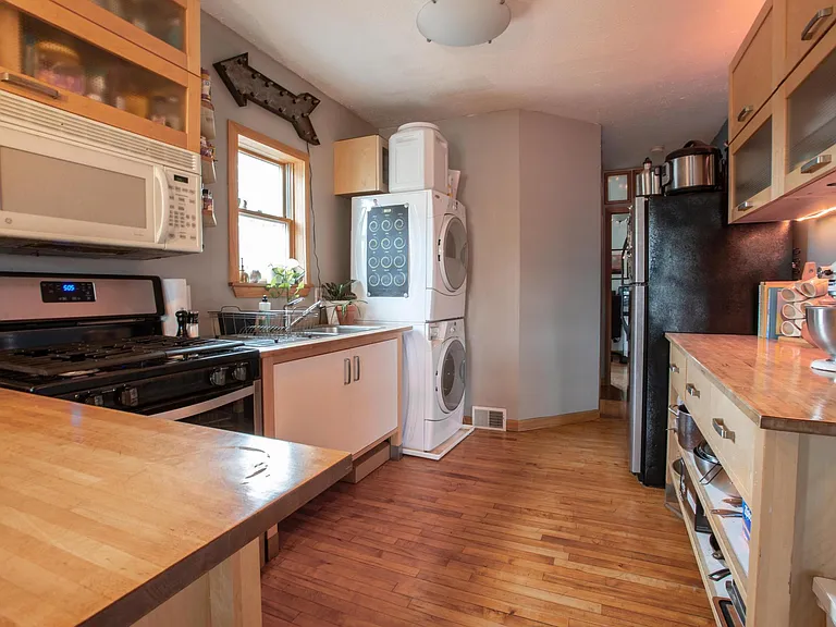 630 Quincy St NE #2 — Photo 5