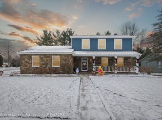 5562 Wood Valley Dr, Haslett, MI 48840