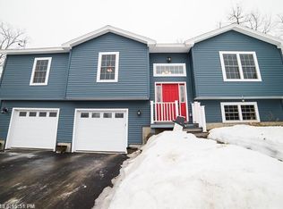 525 Woods Edge Rd, Hermon, ME 04401