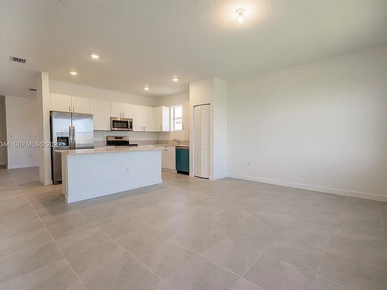 2978 SE 25th Ave — Photo 9