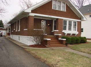 916 S Washington St, Lockport, IL 60441