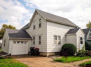 201 S Main St, Winthrop, MN 55396