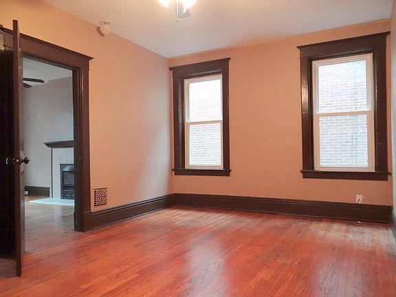 4th image of 4036 Cleveland Ave #1E