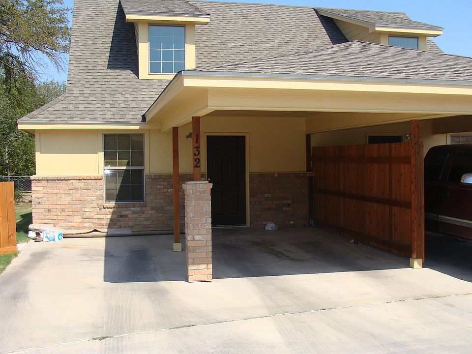 1st image of 132 Meadow Park Cir