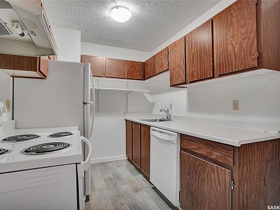 3rd image of UNIT 202-403 Tait COURT