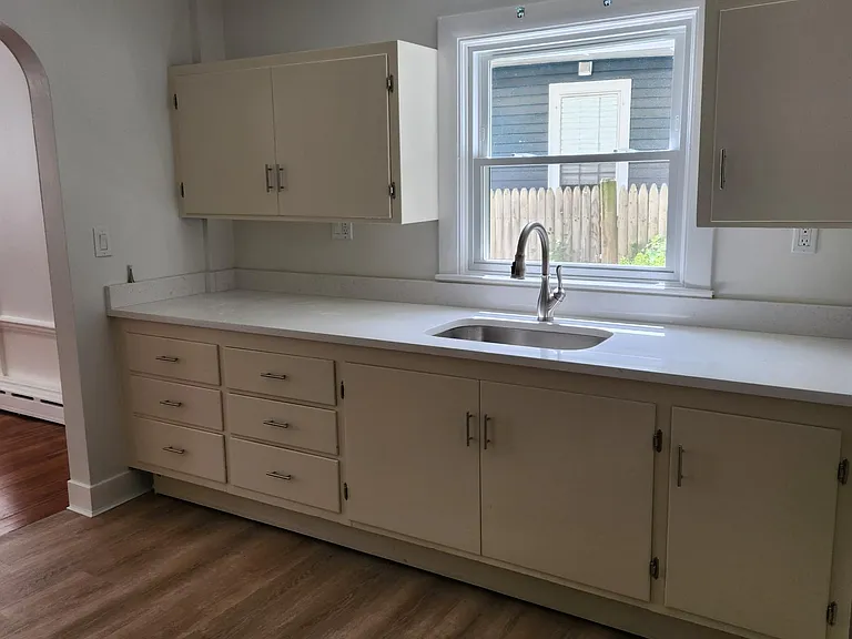 29 Bartlett St #1 — Photo 11