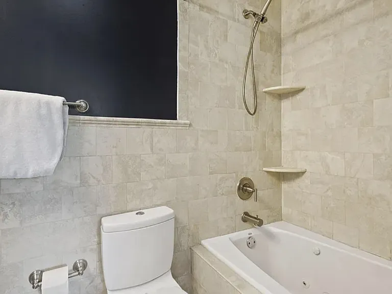 15 Gallatin St NW — Photo 8