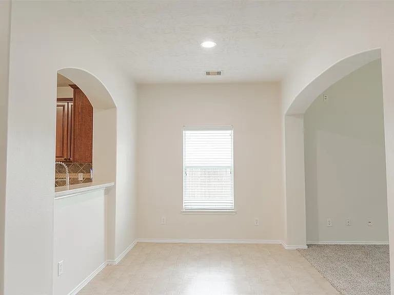 1902 Vernal Glen Cir — Photo 27