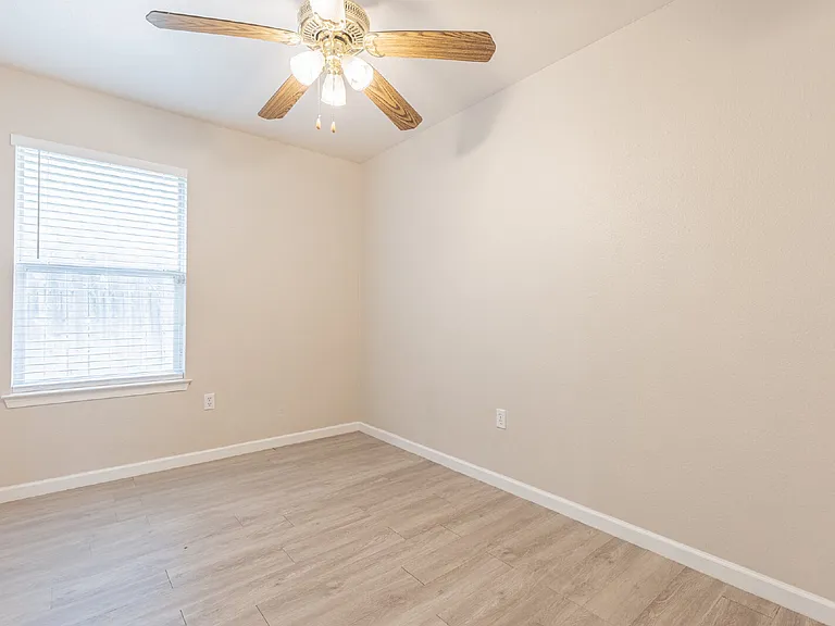 3727 Aragon Dr — Photo 16