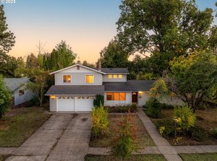 2568 Sharon Way, Eugene, OR 97401