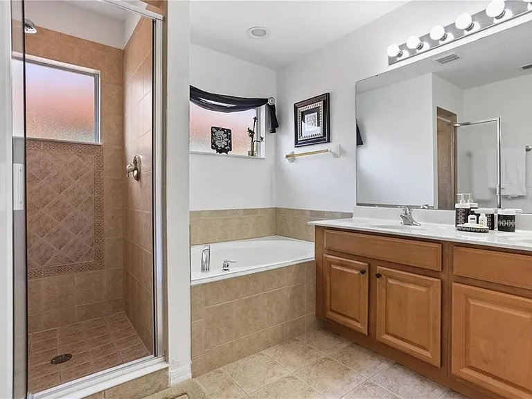 4515 Stella St — Photo 11