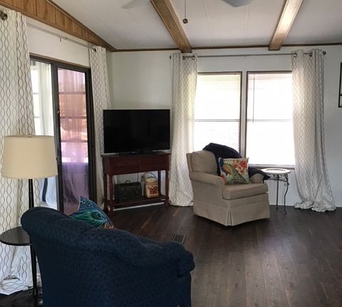 Easy-care Wood Look Thruout