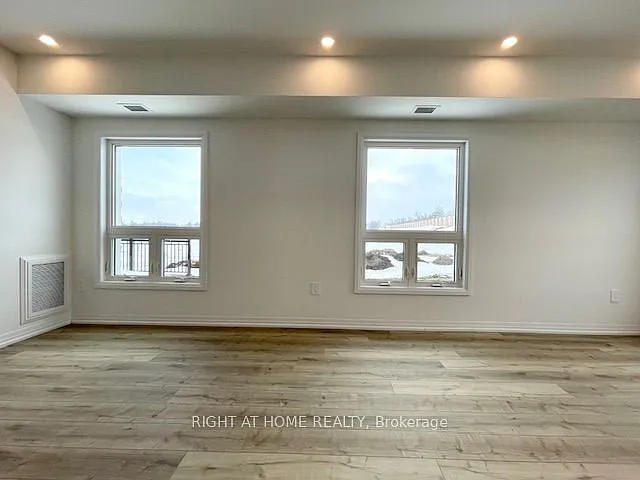 15 Kneeshaw Dr #102 — Photo 19