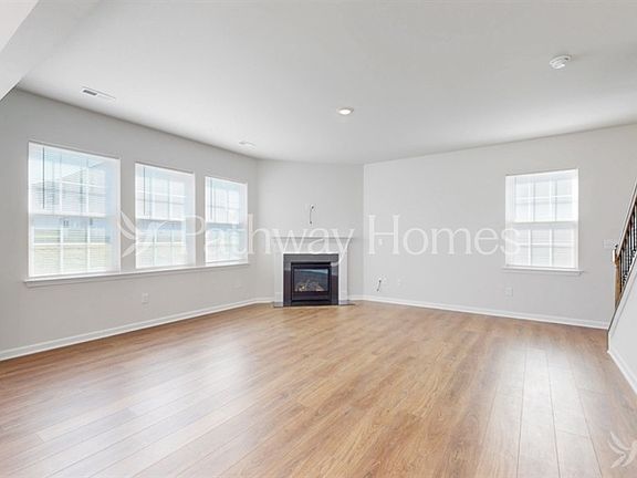 3rd image of 335 Kennerly Center Dr