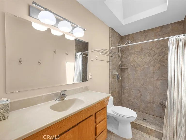 1521 S Dallas Dr — Photo 8