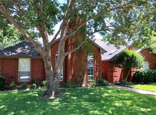 1802 Fern Ct, Grapevine, TX 76051