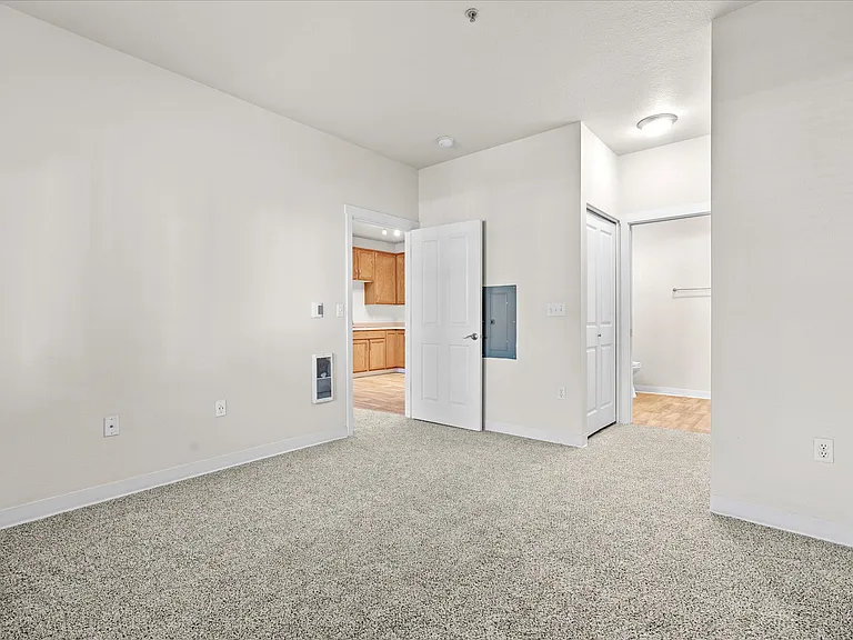 Chinook Way Apartments — Photo 72