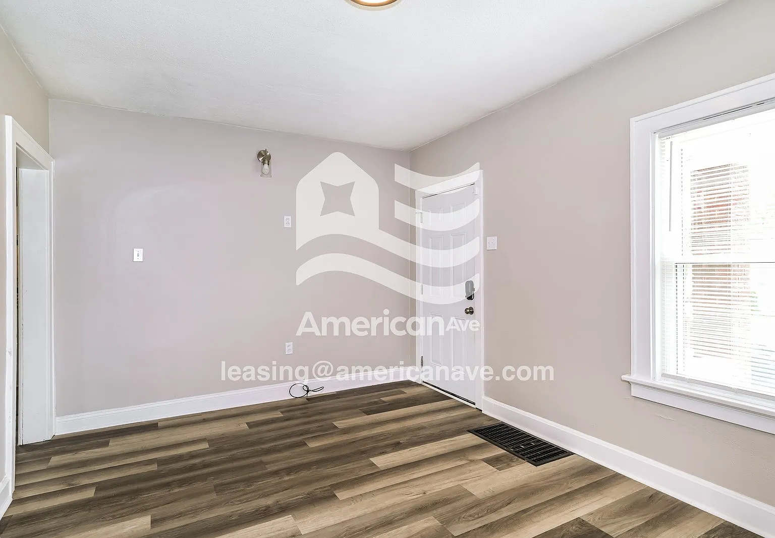 2 bed, 1.0 bath, 832 sqft, $1,158 — Photo 3