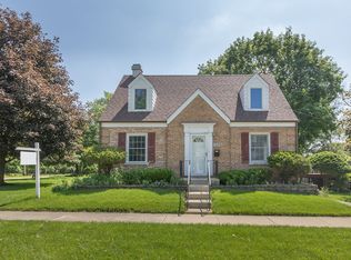 1320 Manchester Rd, Wheaton, IL 60187