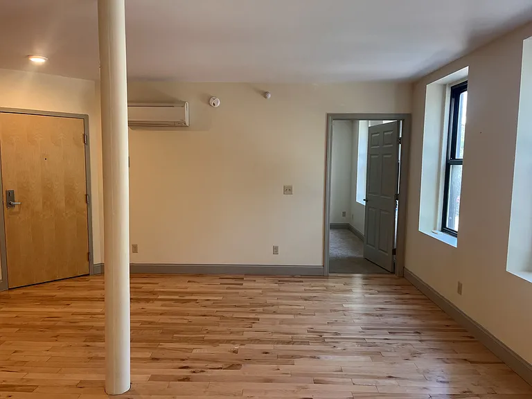 191 College St #203 — Photo 12