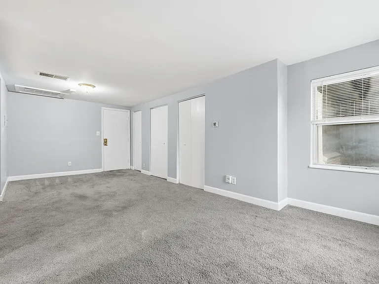 Balsam Avenue Apartments - The Courts — Photo 18