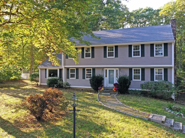 9 Hillcrest Drive, Old Saybrook, CT 06475